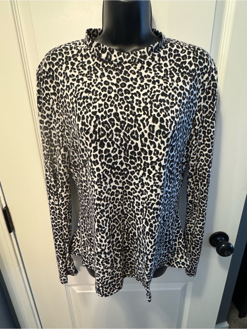 Women’s Black and White Leopard Print Long Sleeve Top